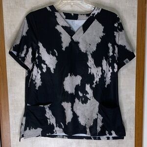 Spurrin scrubs animal print scrub top size xl
